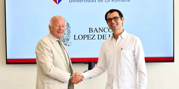 UNIROMANA y Banco López de Haro acuerdan becas y nuevo apoyo tecnológico por cinco años