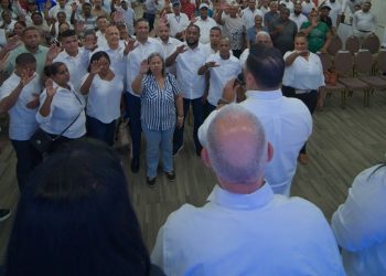 Leito Aguilera fortalece estructura de apoyo a David Collado en Santiago