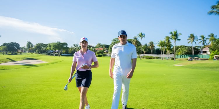 Lorena Ochoa debuta en Teeth of the Dog y comparte con jóvenes golfistas dominicanos