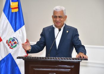 Ricardo de los Santos asumirá coordinación de campaña presidencial de Carolina Mejía