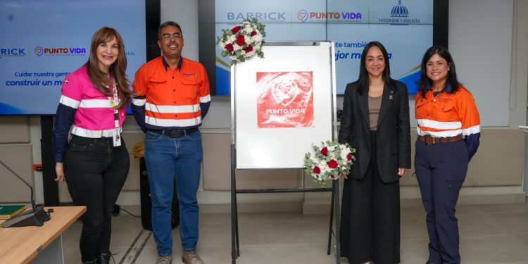 Barrick activa Punto VIDA en Pueblo Viejo con 66 respondientes contra la violencia