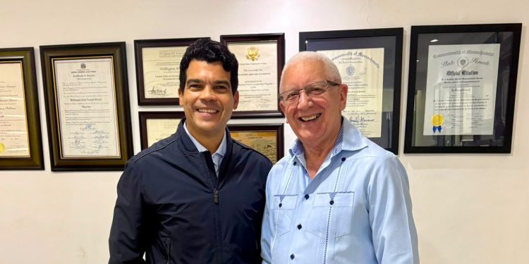 Wellington Arnaud suma a Ramón Ceballo como vocero de su proyecto presidencial rumbo a 2028
