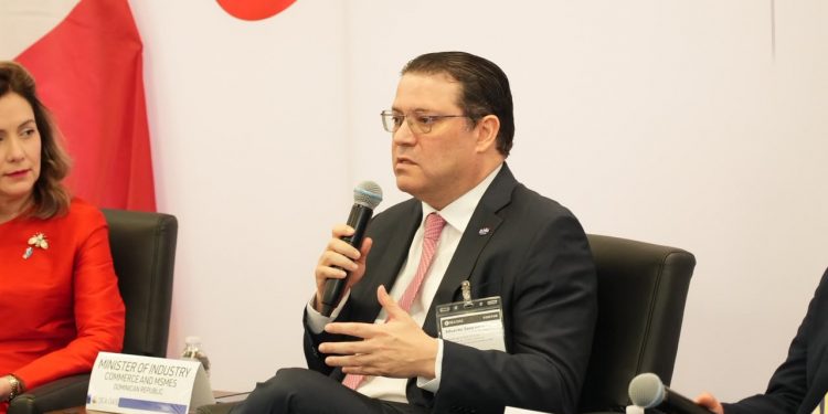 Yayo Sanz Lovatón lleva ante la OEA apuesta por IA para transformar las mipymes