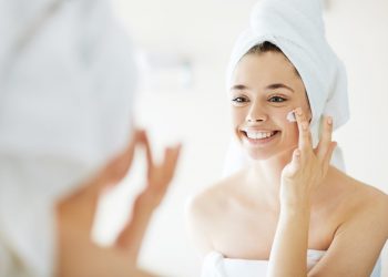 Cuidado de la piel: hábitos sencillos que ayudan a mantener un rostro saludable
