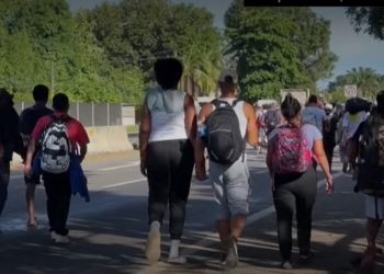 Más de 600 migrantes avanzan hacia EE. UU.; se desconoce si hay dominicanos en la caravana