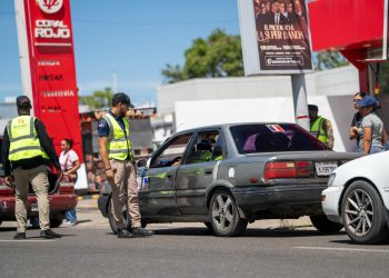 INTRANT y DIGESETT retienen 12 vehículos de concho por irregularidades en Santiago