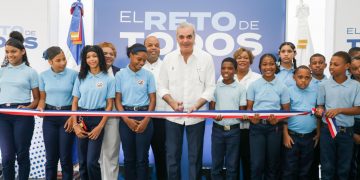 Abinader inaugura en Pedro Brand escuela para 960 estudiantes tras 12 años de espera