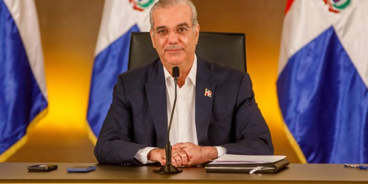 Abinader inicia gira por Europa con agenda en Roma, Praga y el Vaticano