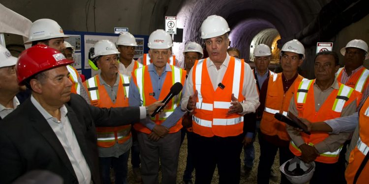 Abinader inspecciona túnel pluvial de Luperón financiado con fondos de Aerodom