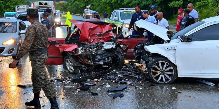 Cinco personas mueren en Circunvalación de Santo Domingo; entre las víctimas hay una agente embarazada