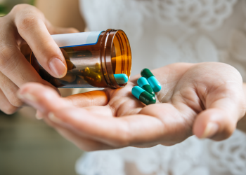 El peligro de tomar antibióticos sin necesitarlos: cómo pueden afectar la salud intestinal y debilitar su eficacia