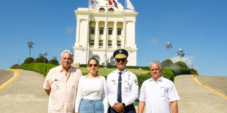 Antorcha de los IV Juegos Mundiales de la Policía llega al Monumento de Santiago