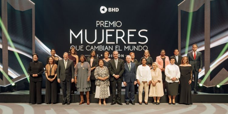 BHD premia a 11 mujeres por su impacto social y eleva los reconocimientos económicos