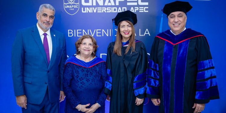 Unapec gradúa a 858 nuevos profesionales y supera los 51 mil egresados