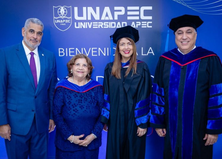 Unapec gradúa a 858 nuevos profesionales y supera los 51 mil egresados
