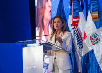 Carolina Mejía plantea convertir conectividad en productividad y reforzar apoyo a las mipymes