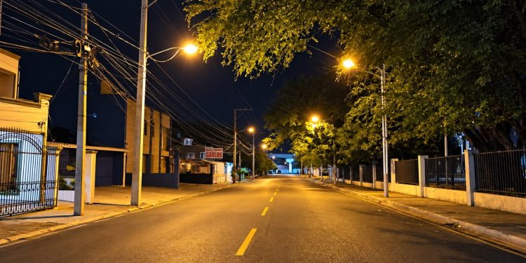 EDENORTE interviene circuitos que respaldan al Estadio Cibao para prevenir averías en la temporada invernal