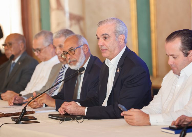 Gobierno convierte RD$2,000 millones recuperados de la corrupción en 40 obras deportivas en 15 provincias