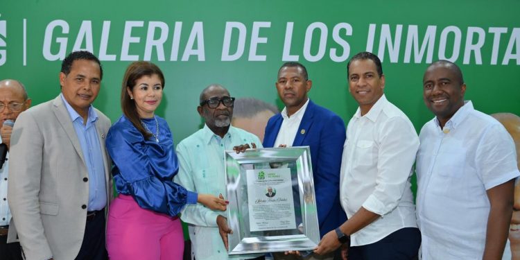 Hipólito Martínez llama a la dirigencia de la FP en Santiago a fortalecer el trabajo territorial rumbo a 2028