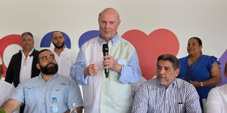 Hipólito Mejía moviliza apoyo a Carolina en Santiago y afirma que la JCE supervisará la interna del PRM