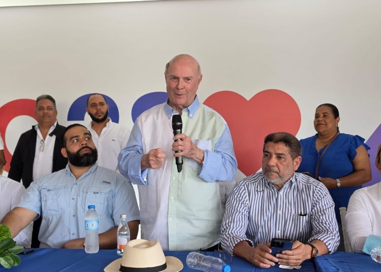 Hipólito Mejía moviliza apoyo a Carolina en Santiago y afirma que la JCE supervisará la interna del PRM
