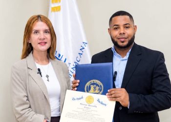 Jhonattan Erick recibe reconocimientos en Nueva Jersey por su labor comunitaria y seguridad ciudadana