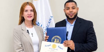 Jhonattan Erick recibe reconocimientos en Nueva Jersey por su labor comunitaria y seguridad ciudadana
