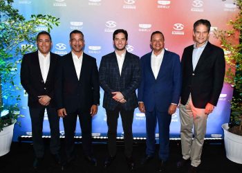 Comercial Karros estrena cuarto showroom y presenta la Geely Starray GF-2027 en República Dominicana