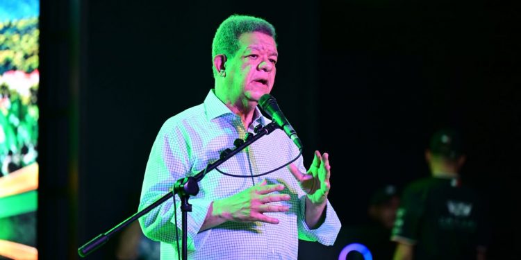 Leonel Fernández cuestiona al Gobierno por importaciones de arroz y su posición ante el DR-CAFTA