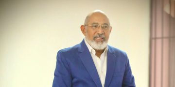 Lucildo Gómez capacita en comunicación institucional a colaboradores de la Regional 08 en Santiago