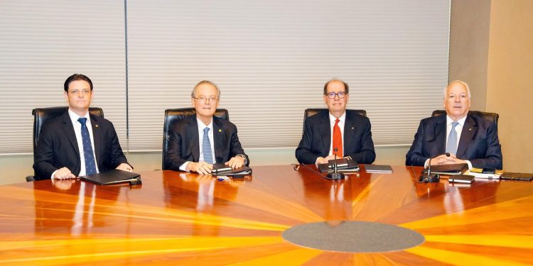 Manuel Grullón Hernández asume la presidencia del Consejo de Grupo Popular; Manuel A. Grullón pasa a presidente Ad Vitam