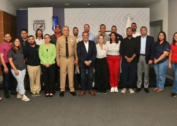 Migración y Comisionado de Béisbol buscan agilizar trámites para prospectos extranjeros de MLB