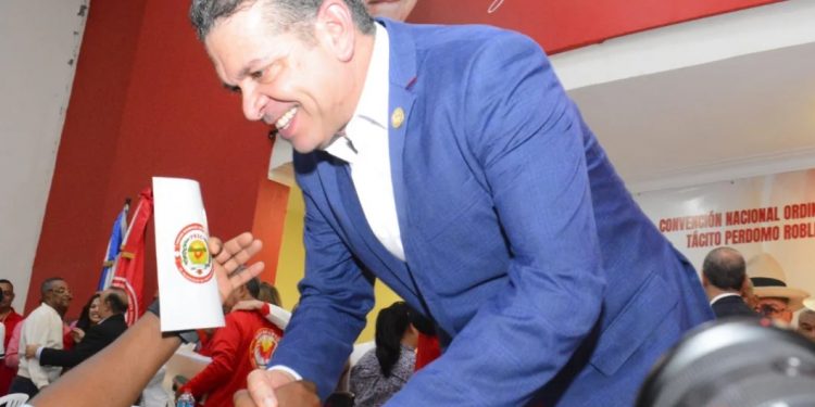 Papito Cruz toma las riendas del PRSC tras cerrar ciclo como secretario general