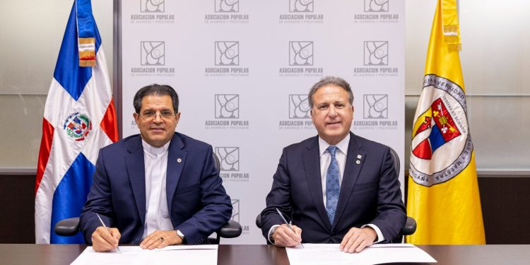 APAP y PUCMM impulsan “El Colmado Inteligente” para digitalizar pequeños comercios con IA