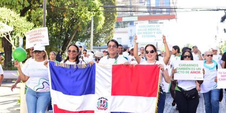 Santiago camina por el bienestar emocional: SRS Cibao Norte reúne a decenas en jornada de concienciación
