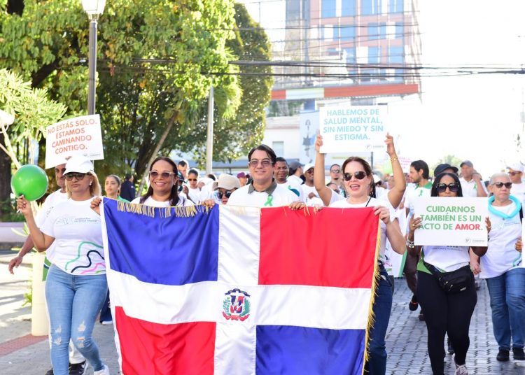 Santiago camina por el bienestar emocional: SRS Cibao Norte reúne a decenas en jornada de concienciación
