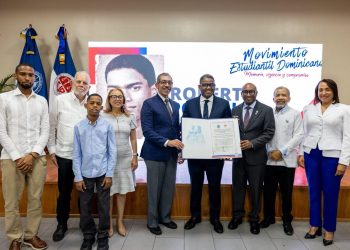 UASD reconoce a Robert Polanco y figuras históricas de la Federación de Estudiantes Dominicanos