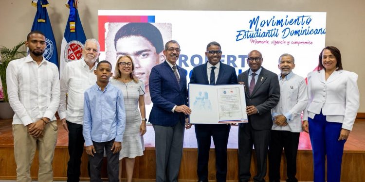 UASD reconoce a Robert Polanco y figuras históricas de la Federación de Estudiantes Dominicanos