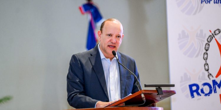 Alcaldía, INTRANT y fundación lanzan programa para reducir riesgos viales en Santiago