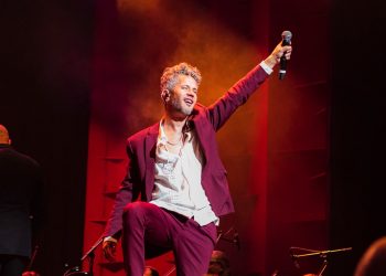 Vicente García abre segunda fecha de su concierto sinfónico tras agotar primera función