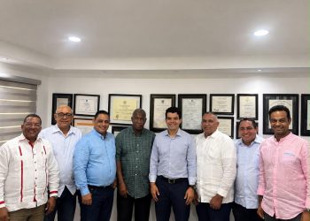 Wellington Arnaud suma cinco exdiputados a su proyecto presidencial rumbo a 2028