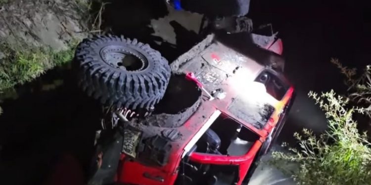 Alcalde de Juan de Herrera sobrevive a accidente tras caer su vehículo a un canal en San Juan